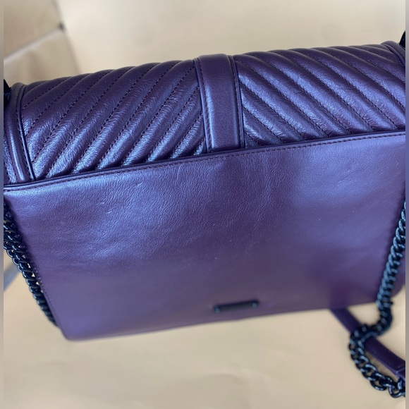 Rebecca Minkoff
Chevron Quilted Jumbo Love Crossbody - Picture 10 of 11
